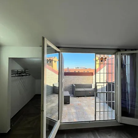 Center Gallery Bed & Breakfast 3*