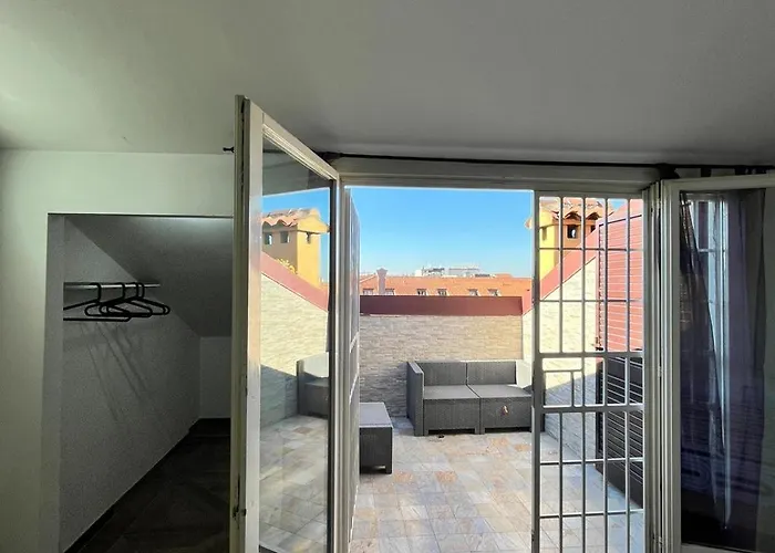 Center Gallery Bed & Breakfast 3*